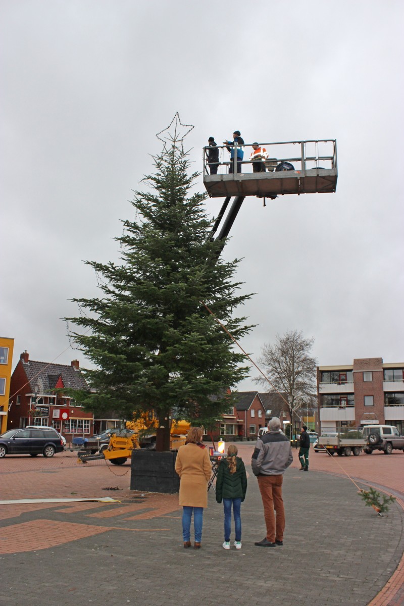 Kerstboom plaatsen 2019 02